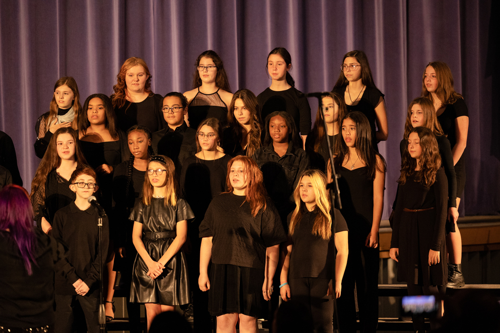 EIMS 7th grade choir students
