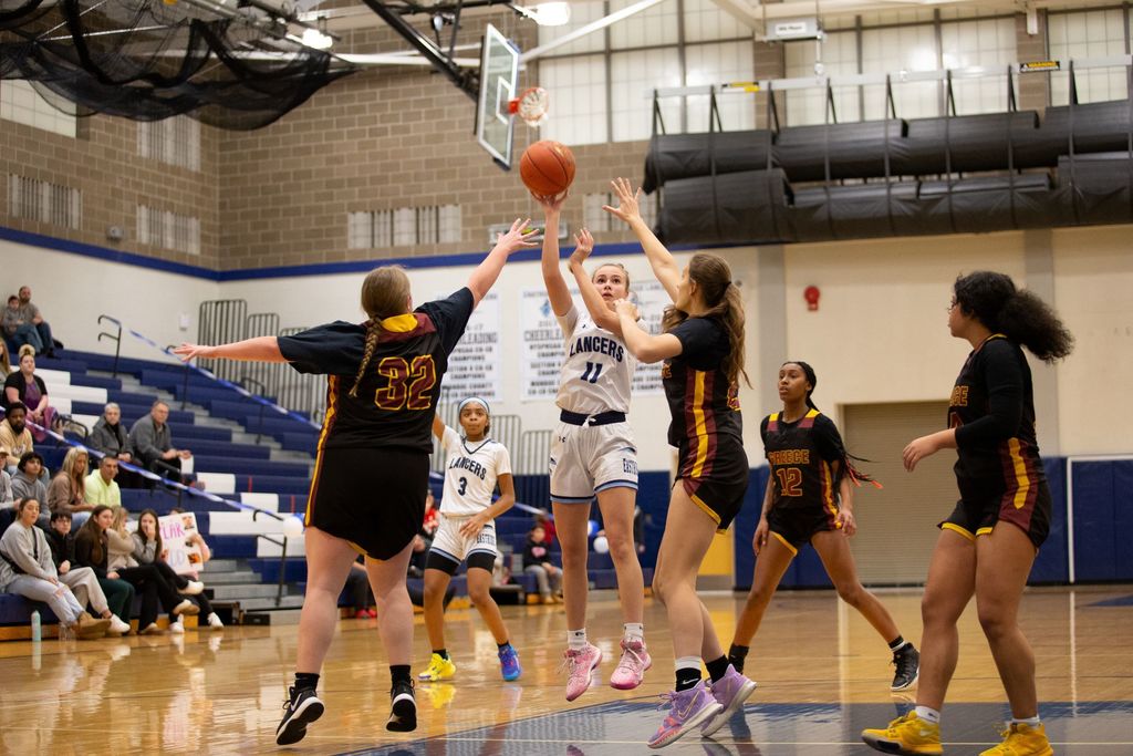 athlete playing basketball