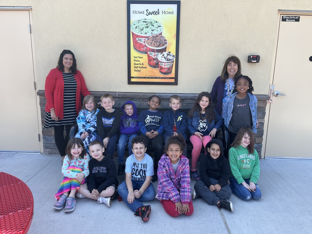 Mrs. Eberts Class walked to Brusters for ice cream.